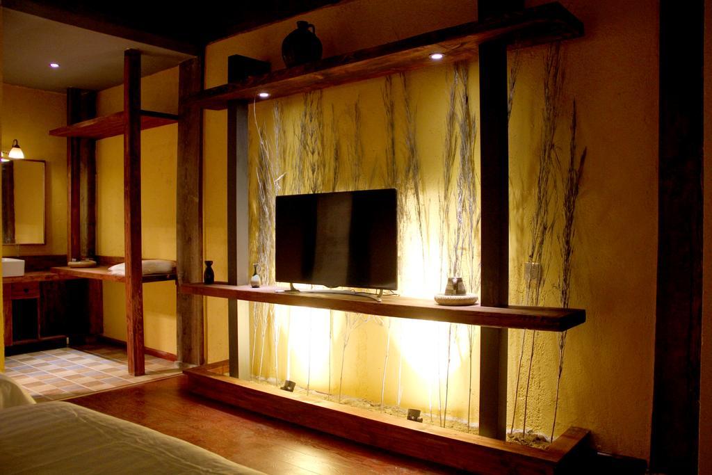 Jiumi Snow Mountain Original Art Hotel Shangri-La Exteriör bild